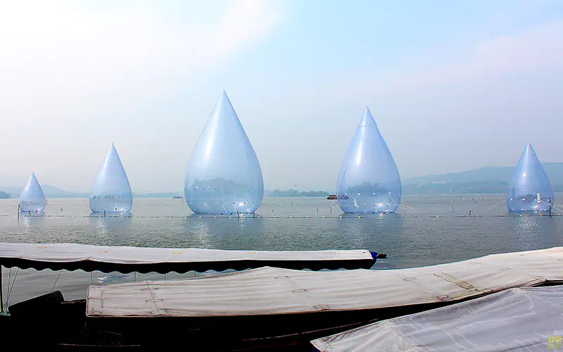 Customized outdoor project inflatables dancing water drops for Simon Ma's solo international tour