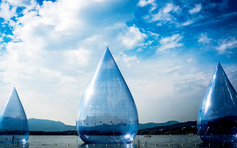 Customized outdoor project inflatables dancing water drops for Simon Ma's solo international tour
