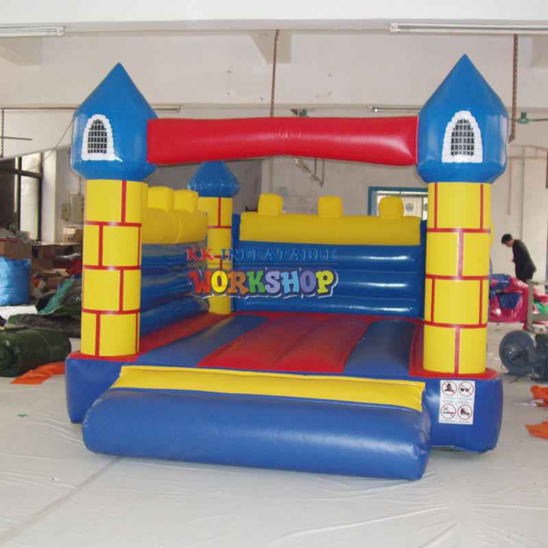 Customized Commercial grade inflatable bouncy house jump castle For kids and children