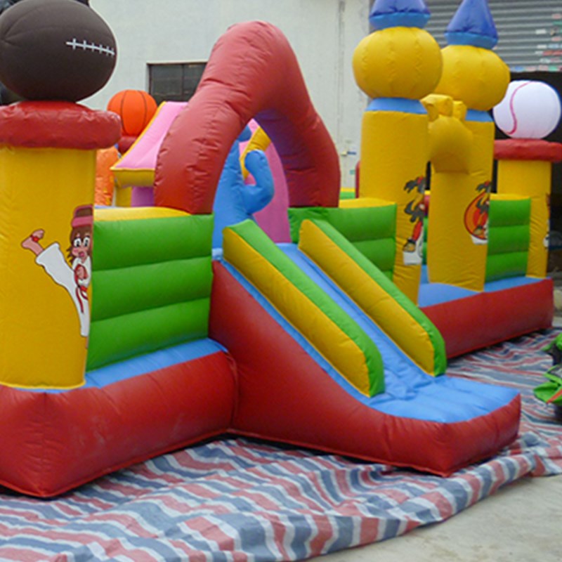 snow white inflatable bouncer castle-5